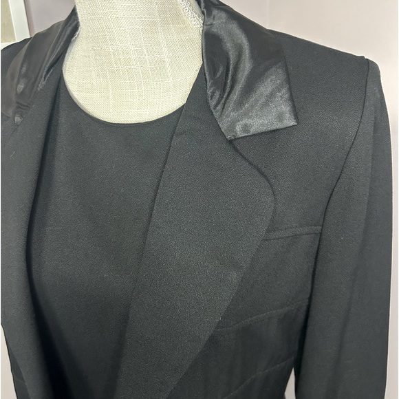 Women’s long sleeve size 8 black one piece dress. Jacket look-but all attached. - Picture 11 of 11